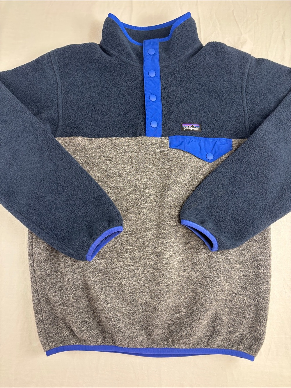 Patagonia Kids’ Lightweight Synchilla Snap-T Pullover in Nickel (navy/grey)